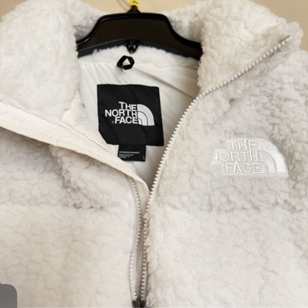 Lightening DealThe North Face Cream Sherpa Jacket Lightening DealThe North Face Cream Sherpa Jacket